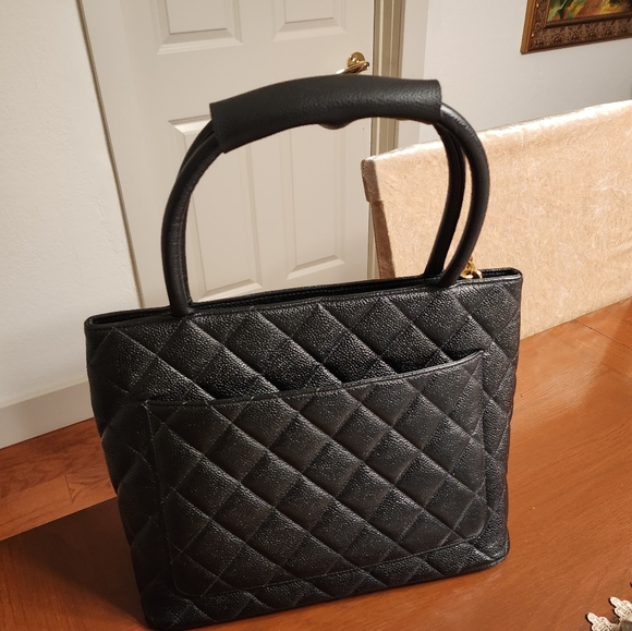 Channel Medallion - Picture 2 of 15